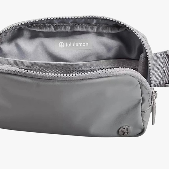 LAST ONE AUTHENTIC BRAND NEW LULULEMON EVERYWHERE BELT BAG -SILVER DROP - Picture 3 of 6